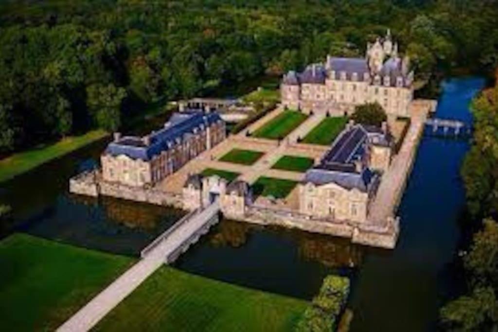 Maison Au Milieu Des Bois Et Des Animaux Jouy-le-Potier 外观 照片
